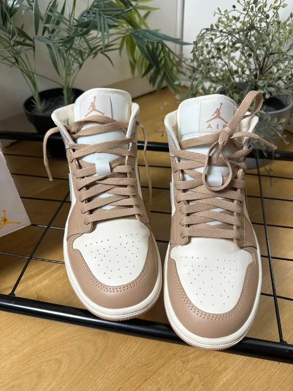 Nike Jordan 1 Mid damskie WMNS Pale ivory