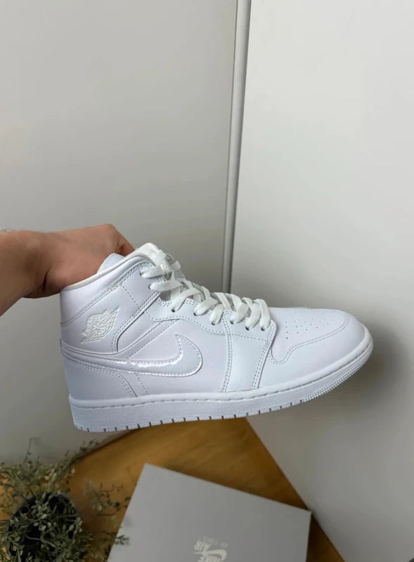 Air Jordan 1 Mid WMNS White