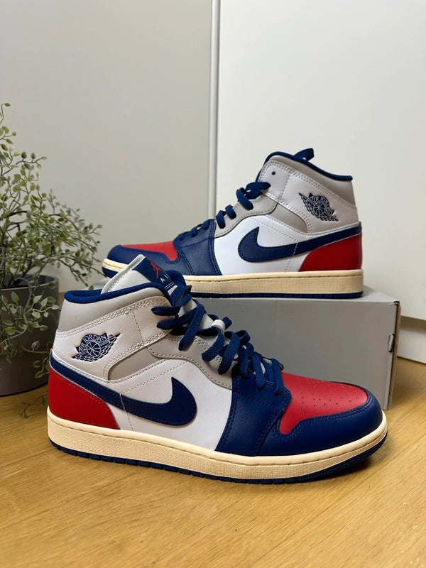 Air Jordan 1 Mid Deep Royal Blue/White